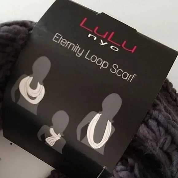 Lulu NYC Eternity Loop Grey Scarf Knit NWT - Picture 3 of 5